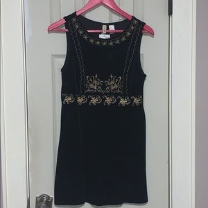 Embroidered black velvet bodycon dress